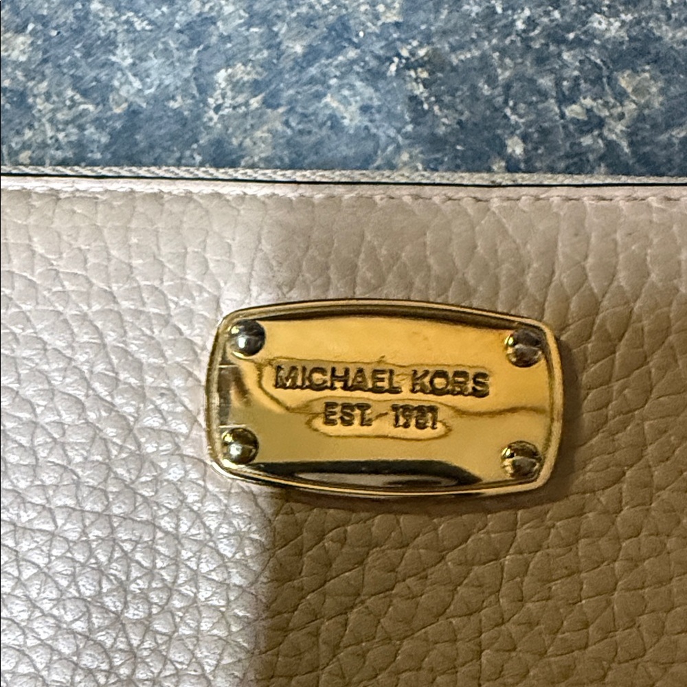 Michael Kors Pebbled Leather Wallet in Taupe - Picture 2 of 14